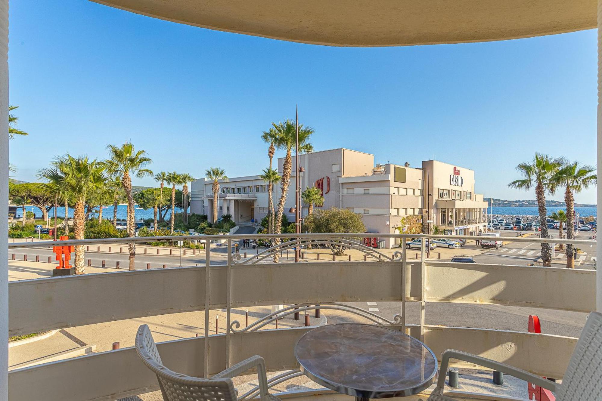Hotel De La Baie Bandol Rum bild