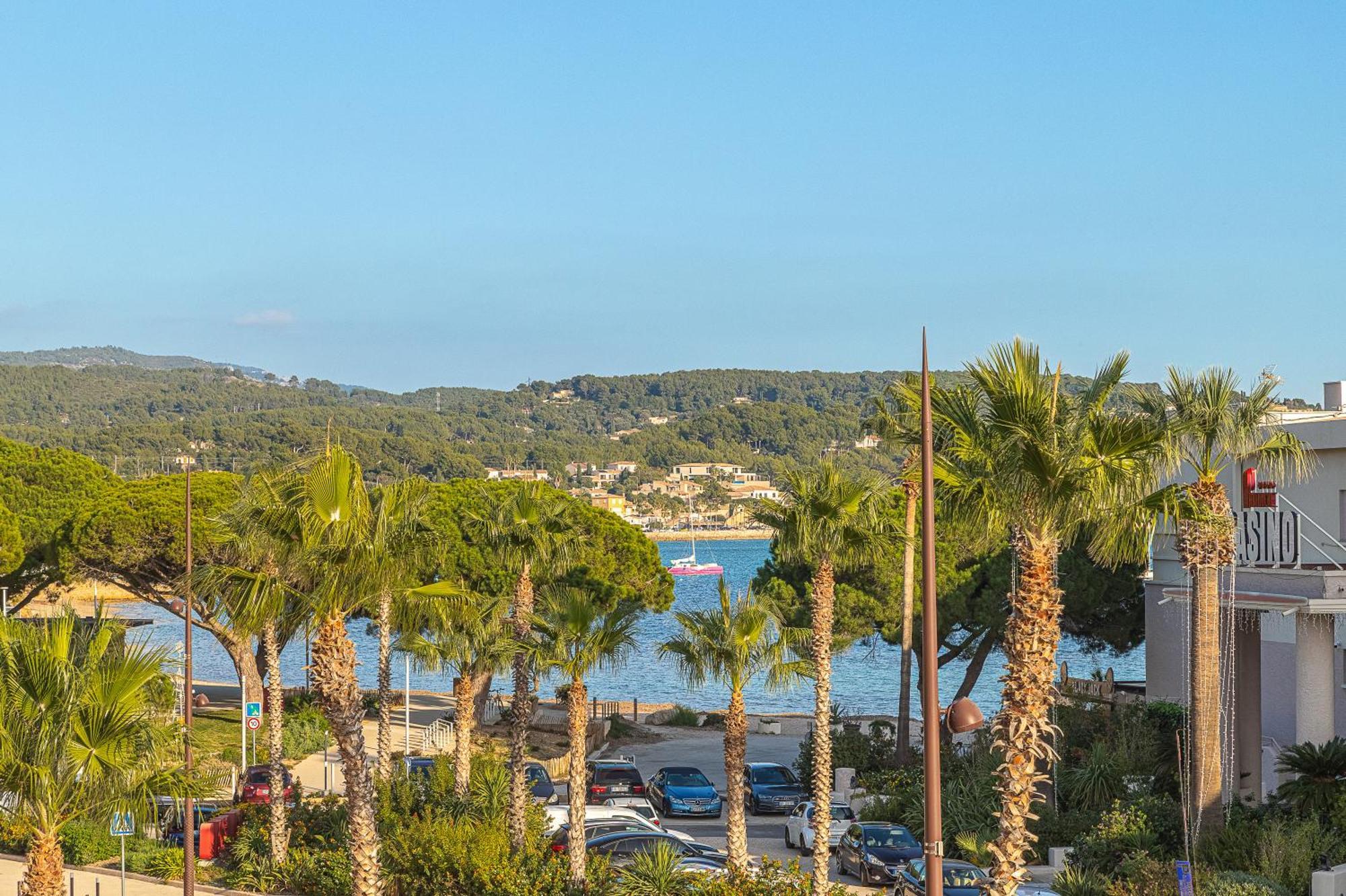 Hotel De La Baie Bandol Exteriör bild