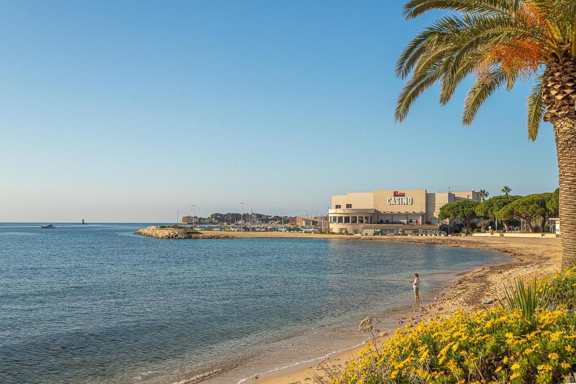 Hotel De La Baie Bandol Exteriör bild